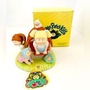 Vintage 1984 Cabbage Patch Kids Doll  Figurine Clubhouse